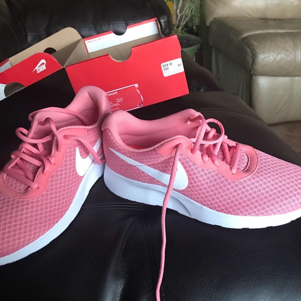 New pink nike sneakers